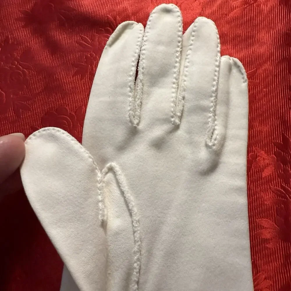 Vintage Hand Stitched Cream White Gloves Mother Of Pearl Buttons Size Petite XS
